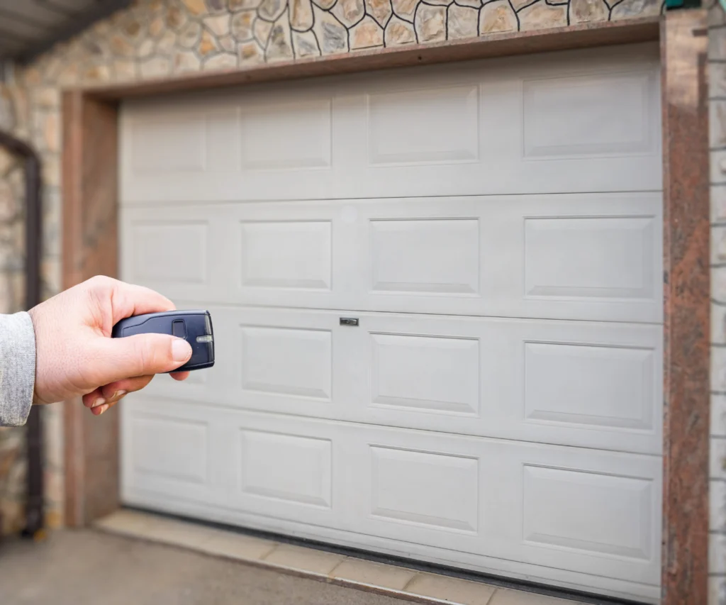 porte-sectionnelle-3 serrurier sousse porte de garage